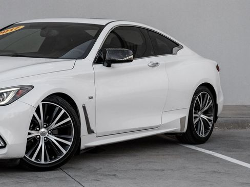 Used 2017 INFINITI Q60 3.0t w/ Premium Plus Package 3.0T image 9