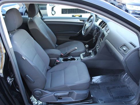 Used 2015 Volkswagen Golf Launch Edition image 21