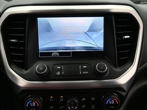 Used 2023 GMC Acadia SLE w/ Driver Convenience Package FWD image 17