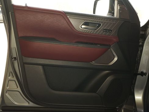 Used 2025 INFINITI QX80 Autograph w/ Autograph Exterior Package image 25