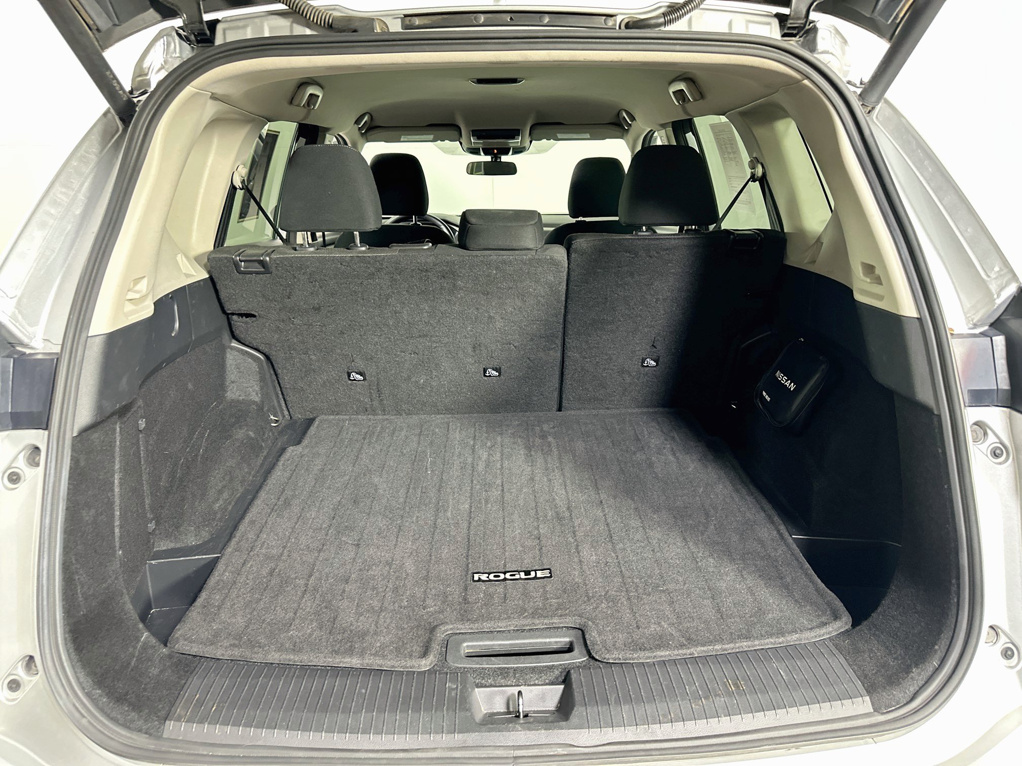 Used 2025 Nissan Rogue SV FWD image 26