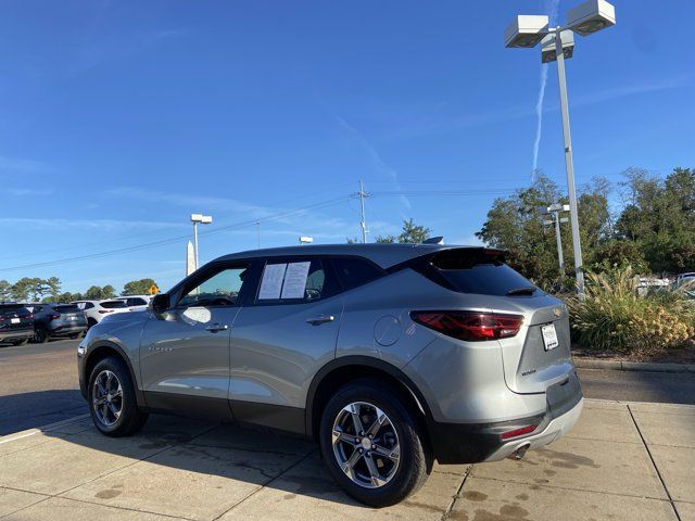 Used 2025 Chevrolet Blazer LT FWD image 8