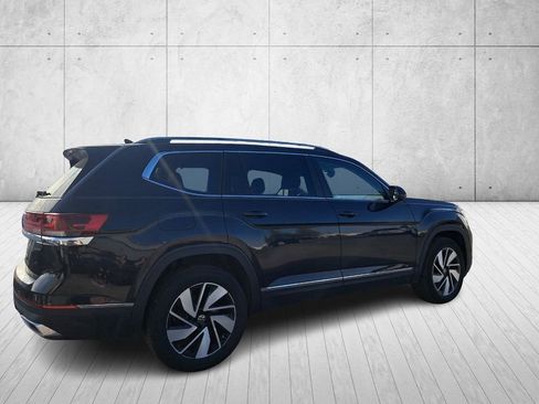 Used 2025 Volkswagen Atlas SEL image 4