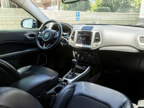 Used 2018 Jeep Compass Latitude w/ Popular Equipment Group FWD image 24