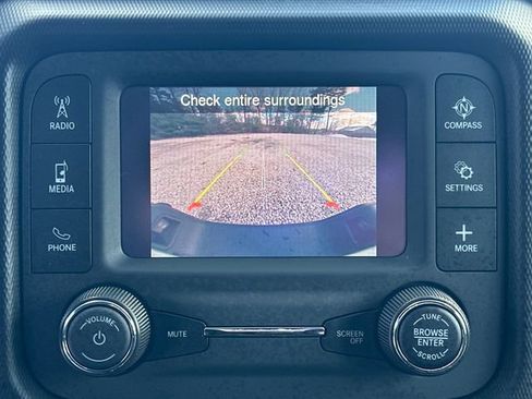 Used 2021 Jeep Gladiator Willys AWD/4WD image 31