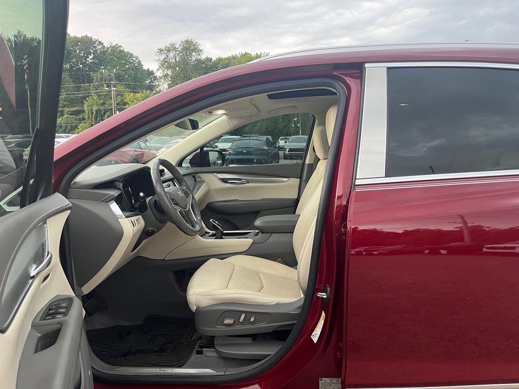 Used 2018 Cadillac XT5 Luxury w/ Driver Awareness Package FWD image 20