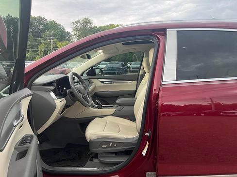 Used 2018 Cadillac XT5 Luxury w/ Driver Awareness Package FWD image 20