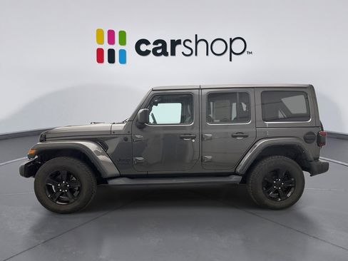 Used 2022 Jeep Wrangler Unlimited Sahara image 2