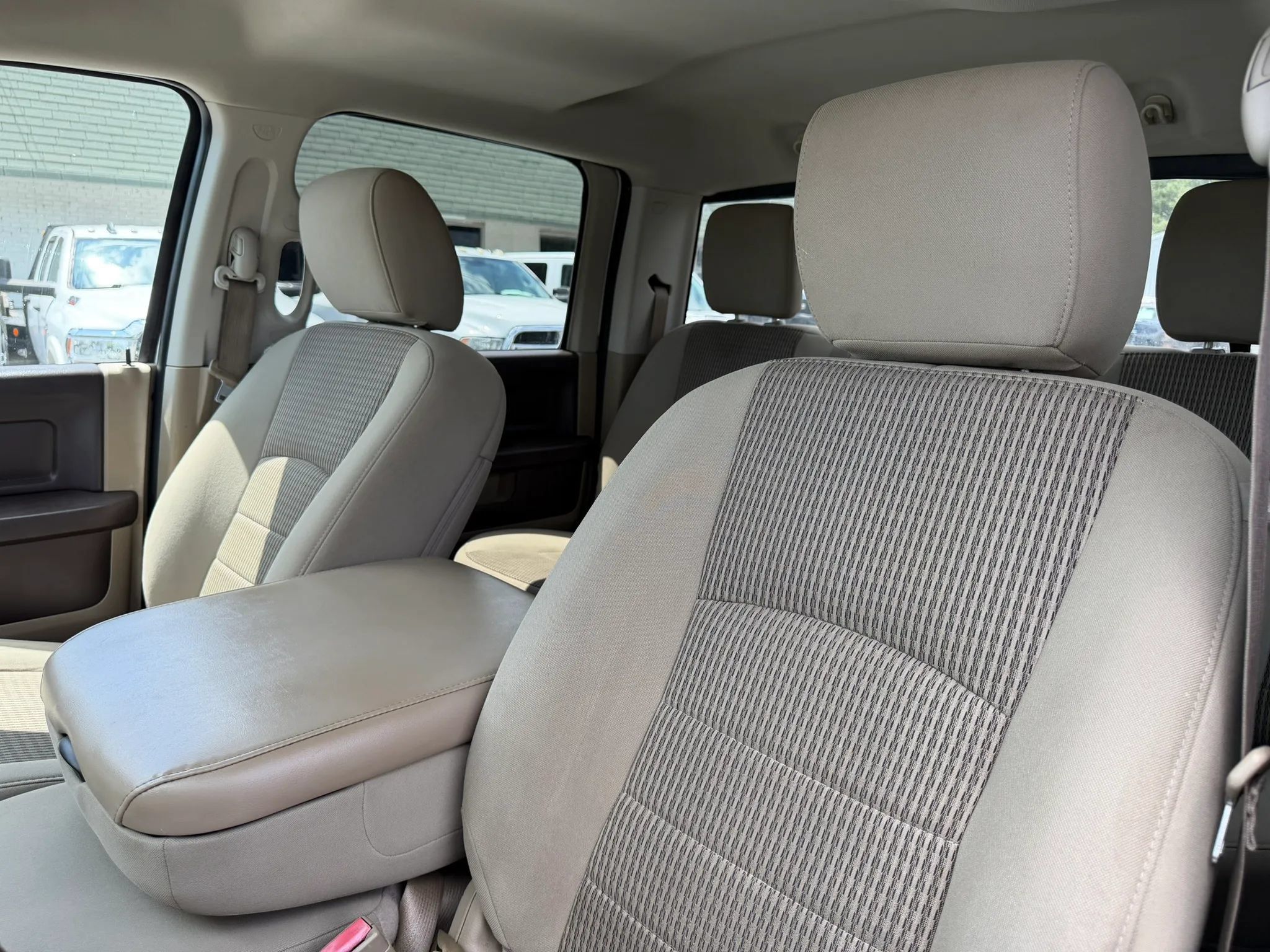 Used 2012 RAM 2500 SLT w/ Luxury Group AWD/4WD image 18