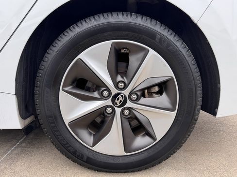 Used 2017 Hyundai Ioniq Limited w/ Limited Ultimate Package 02 image 28