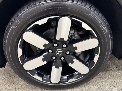 Used 2025 Honda Prologue Elite image 2