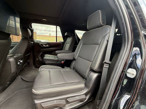 Used 2021 GMC Yukon SLT w/ SLT Premium Package RWD image 12
