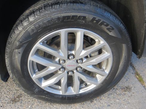 Used 2018 GMC Acadia SLE w/ Driver Alert Package I image 8