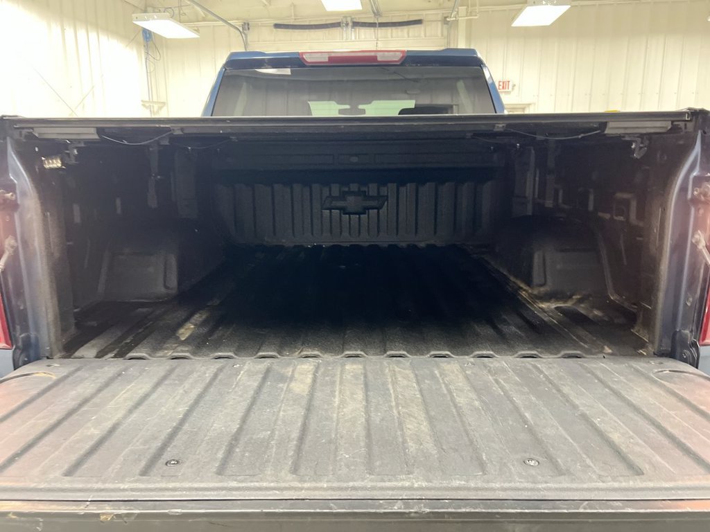 Used 2022 Chevrolet Silverado 1500 RST AWD/4WD image 23