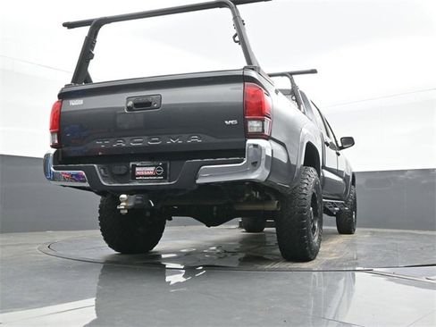 Used 2018 Toyota Tacoma SR5 image 24