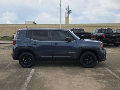 Used 2022 Jeep Renegade Sport AWD/4WD image 2
