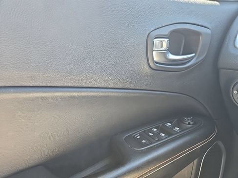 Used 2020 Jeep Compass Latitude w/ Cold Weather Group AWD/4WD image 18