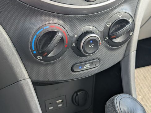 Used 2016 Hyundai Accent SE w/ Option Group 02 FWD image 23