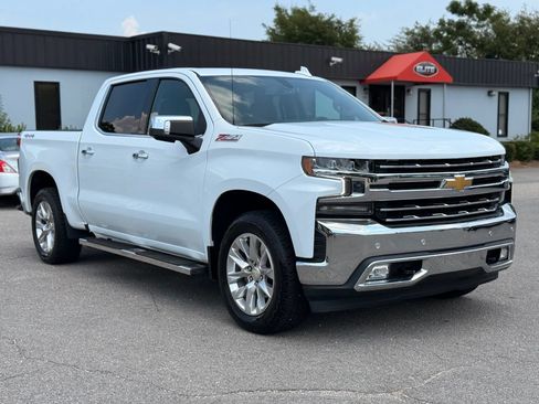 Used 2021 Chevrolet Silverado 1500 LTZ AWD/4WD image 3