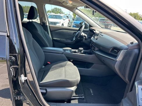 Used 2023 Nissan Rogue S image 33