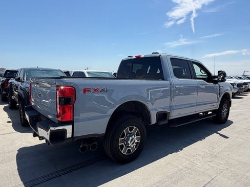 Used 2025 Ford F250 Lariat AWD/4WD image 2