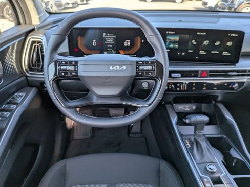 New 2026 Kia Sorento LX FWD image 18