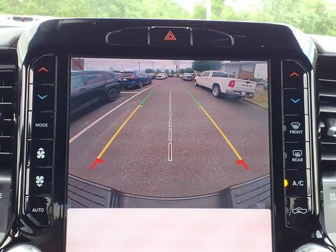 Used 2025 RAM 2500 Big Horn AWD/4WD image 9