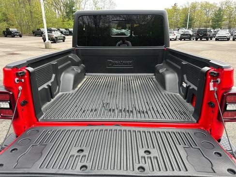 Used 2026 Jeep Gladiator Mojave AWD/4WD image 13