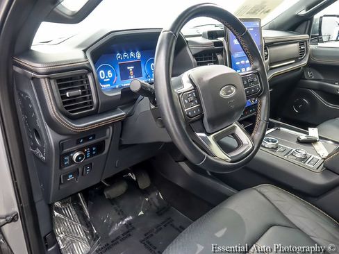 Certified 2023 Ford Expedition Platinum AWD/4WD image 10