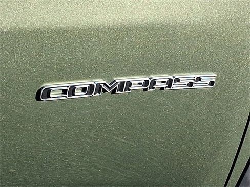 Used 2019 Jeep Compass Latitude w/ Cold Weather Group image 30