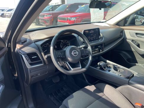 Used 2023 Nissan Rogue S FWD image 11