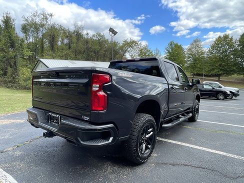 Used 2024 Chevrolet Silverado 1500 LT Trail Boss w/ LPO, Dark Essentials Package image 3