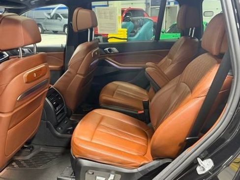 Used 2023 BMW X7 M60i image 23