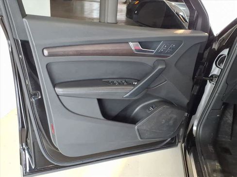 Used 2021 Audi Q5 Premium Plus w/ Premium Plus Package image 10