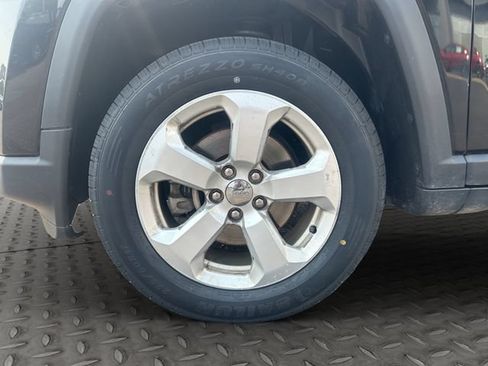 Used 2018 Jeep Compass Latitude w/ Popular Equipment Group AWD/4WD image 27