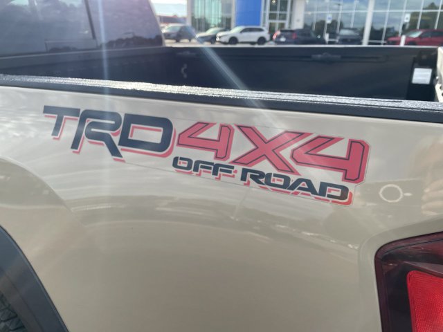 Used 2018 Toyota Tacoma TRD Off-Road AWD/4WD image 30