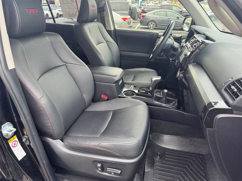 Used 2019 Toyota 4Runner TRD Off-Road Premium image 18