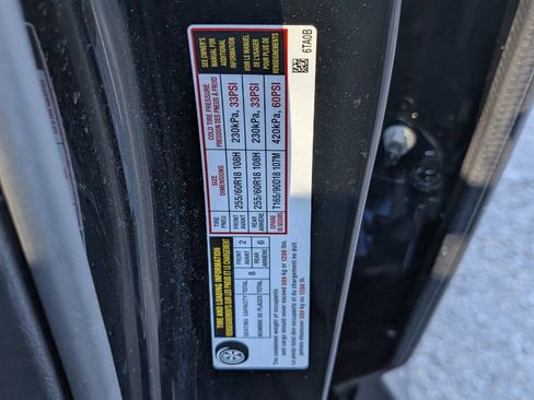 Used 2025 Nissan Pathfinder S image 37