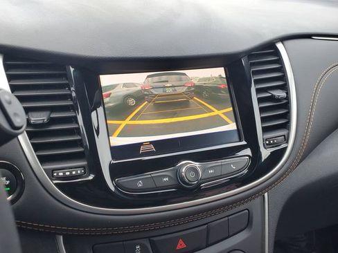 Certified 2022 Chevrolet Trax LT w/ LT Convenience Package image 31