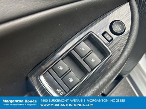 Used 2016 Chevrolet Impala LT image 15