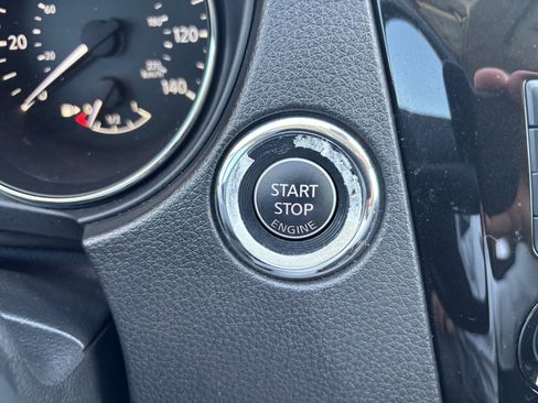 Used 2020 Nissan Rogue SV w/ Sun & Sound Touring Package FWD image 30