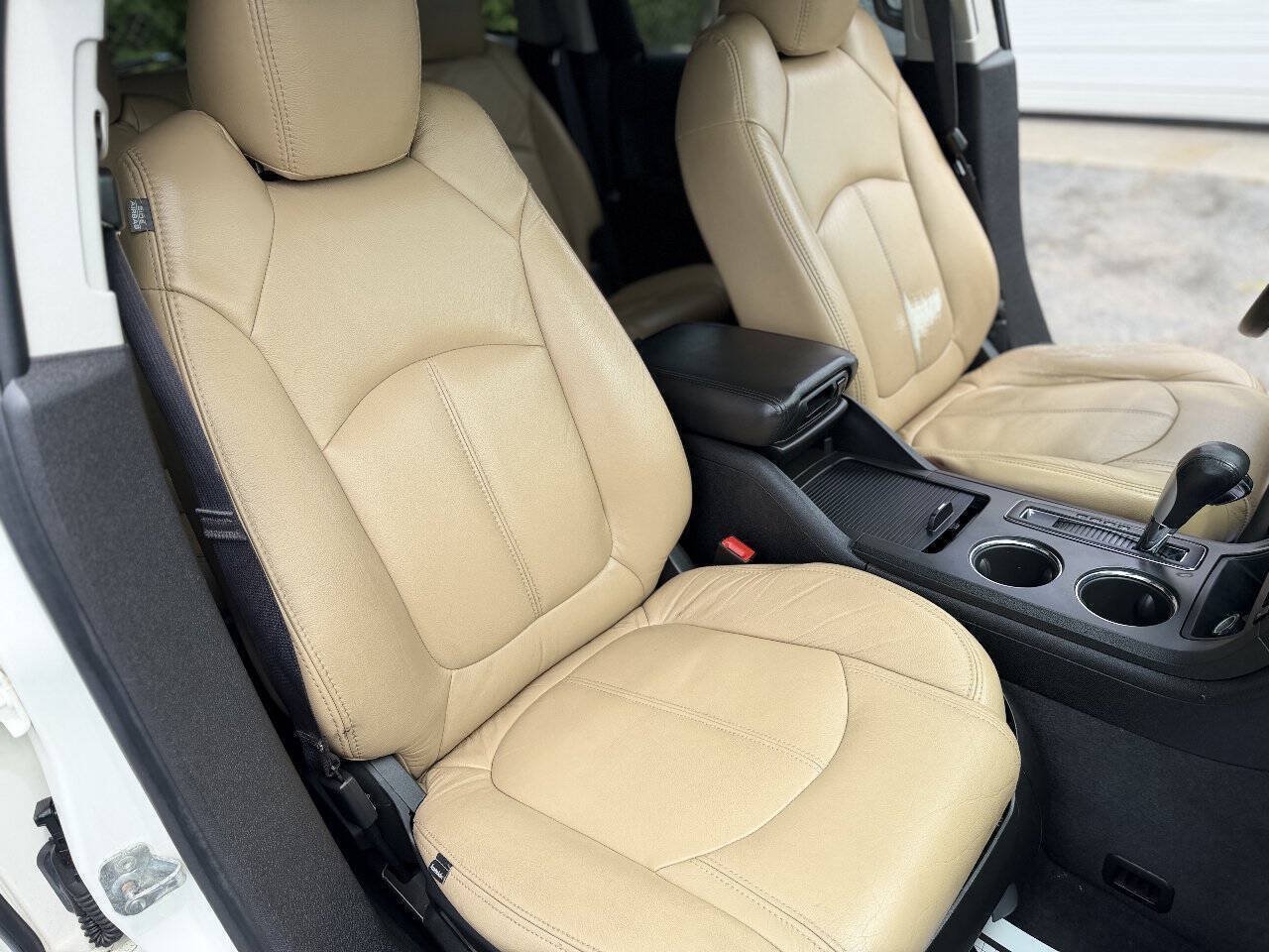 Used 2012 Chevrolet Traverse LT w/ All-Star Edition AWD/4WD image 15