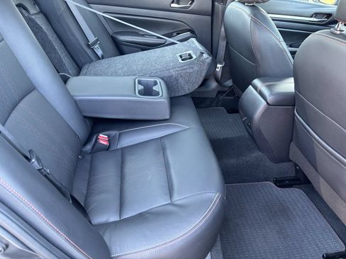 Used 2024 Nissan Altima 2.5 SR w/ SR Premium Package FWD image 29