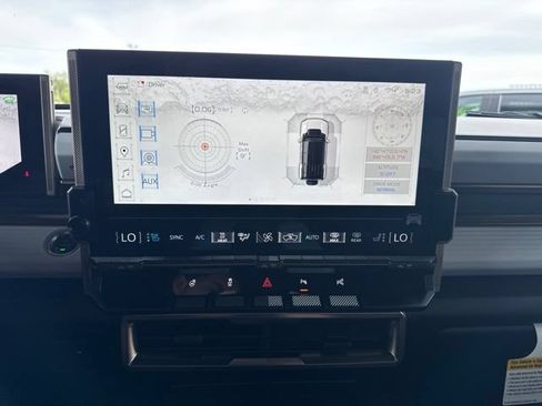 Used 2025 GMC Hummer EV 3X AWD/4WD image 17