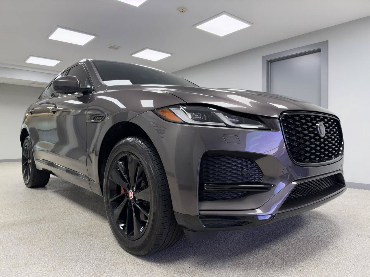 Used 2023 Jaguar F-PACE S AWD/4WD image 4