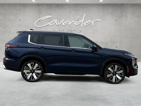Used 2025 Mitsubishi Outlander SEL FWD image 17