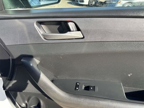 Used 2019 Hyundai Sonata SE image 16