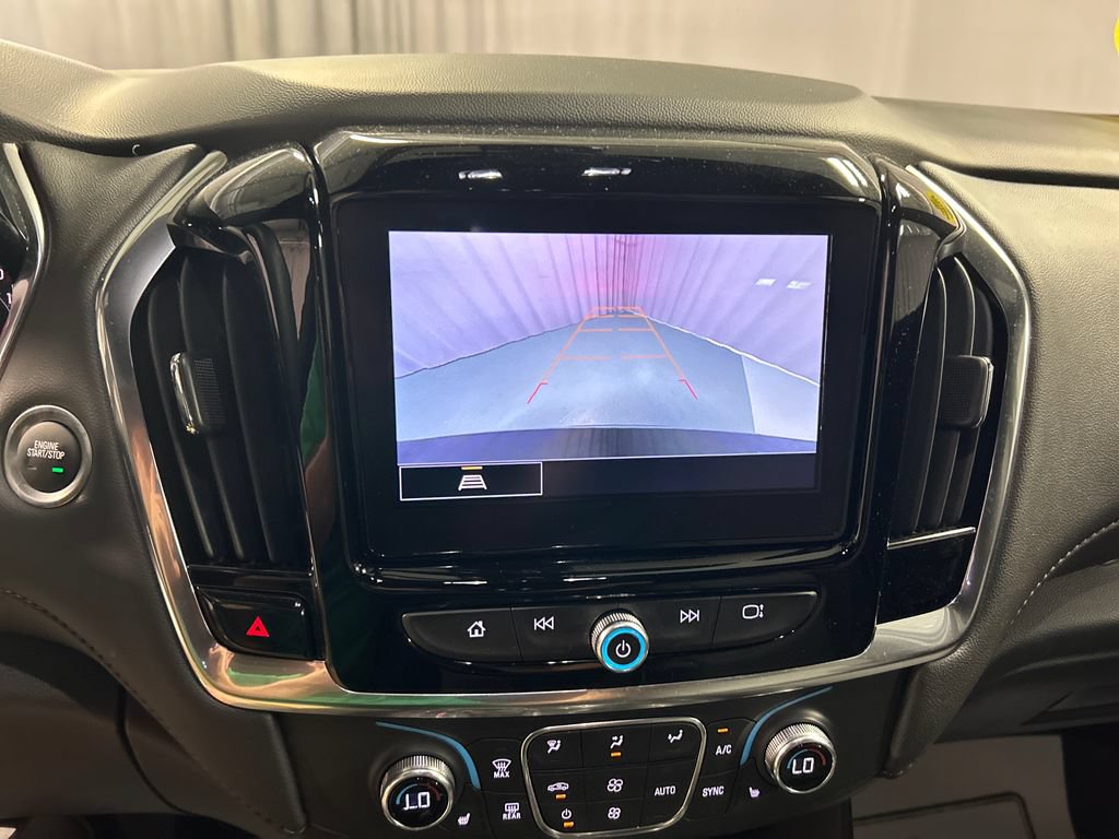 Used 2023 Chevrolet Traverse LT FWD image 18