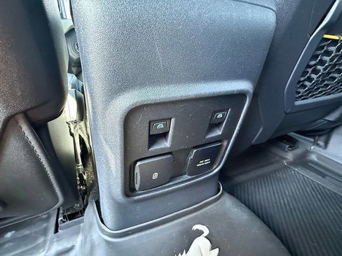 Used 2023 Ford Bronco Badlands image 14