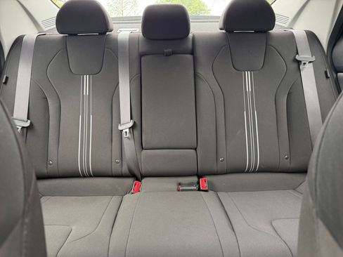 Used 2025 Hyundai Elantra SEL image 40